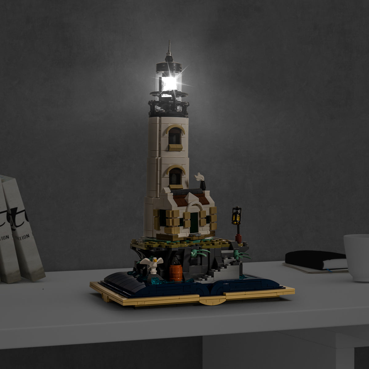 DAHONPA Lighthouse Building Block Sets with Glowing Lighting with 1092 Pieces
